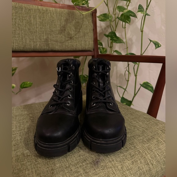Black lace-up combat booties - Picture 4 of 5